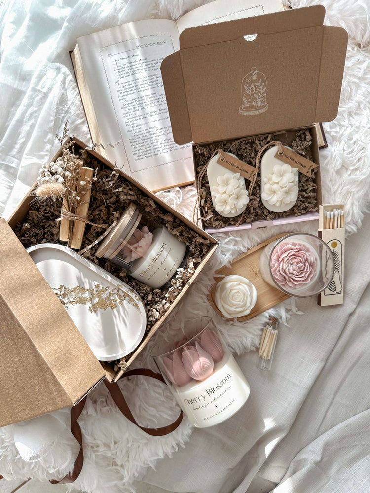 Vela botânica artesanal com flores de cera esculpidas - Tsuki Box Portugal