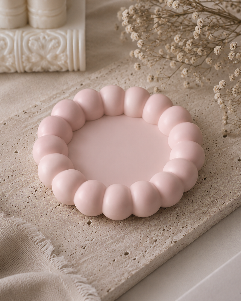 Base decorativa bubbles em jesmonite rosa velho para velas. Delicada e escultórica. Tsuki Studio.