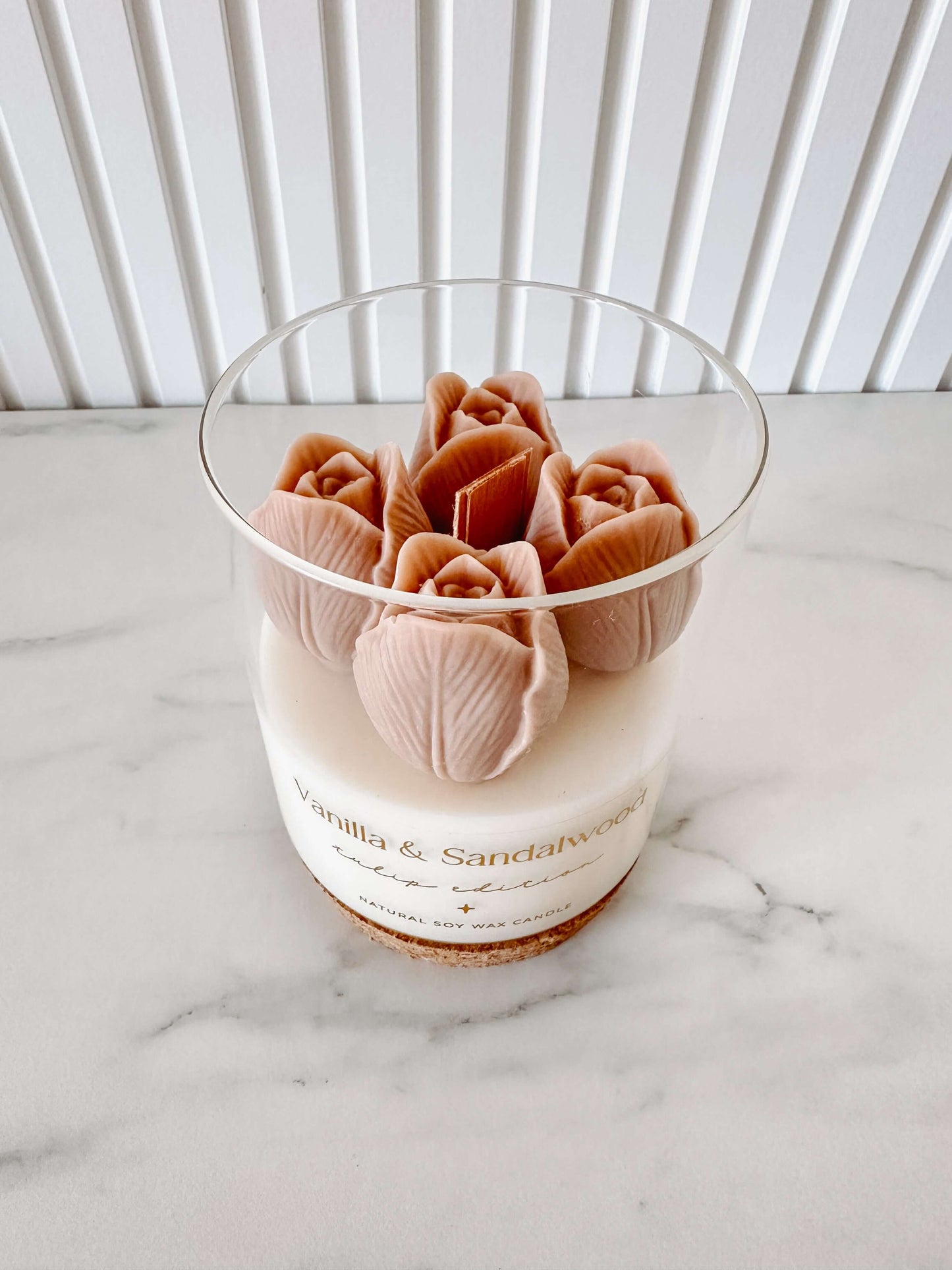 Botanical Candle | Beige Tulips | Vanilla & Sandalwood 400g