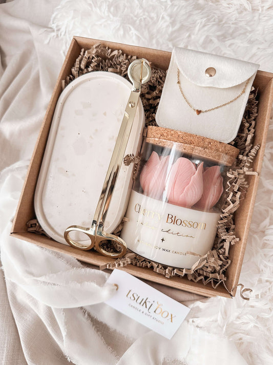 Blooming Hearts Box | Gift Box with Artisan Candle, Heart Bracelet & Oval Tray